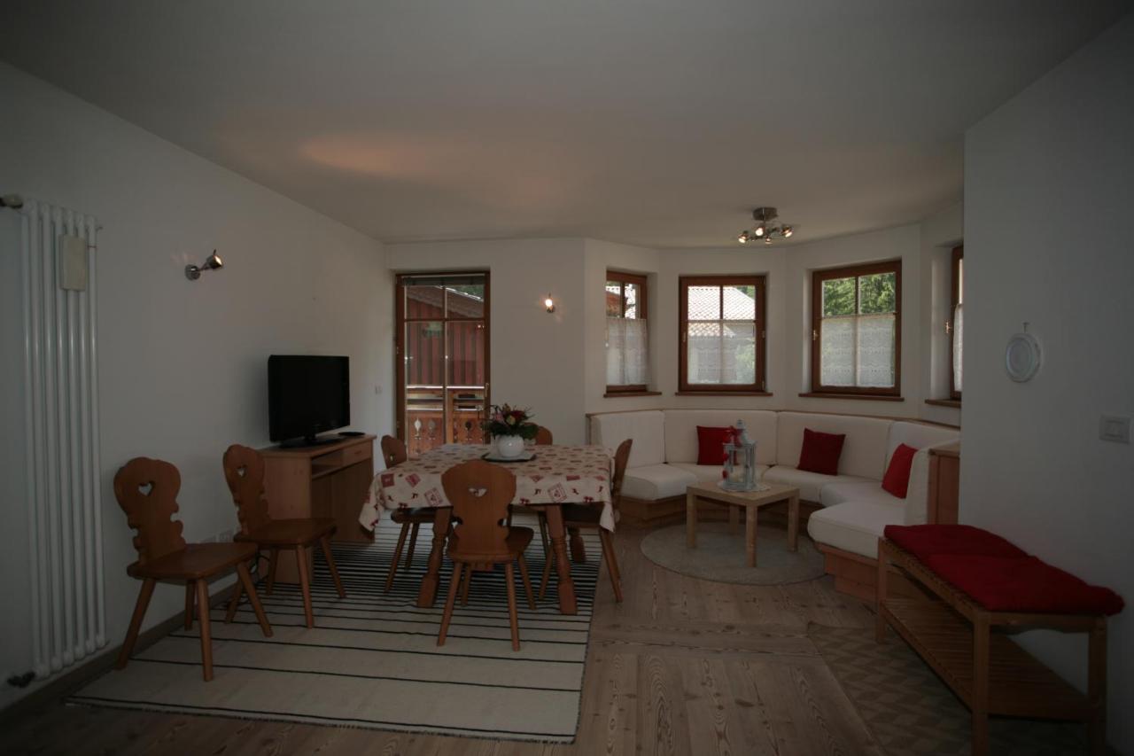 Villetta Ai Pini Deluxe Canazei Bagian luar foto