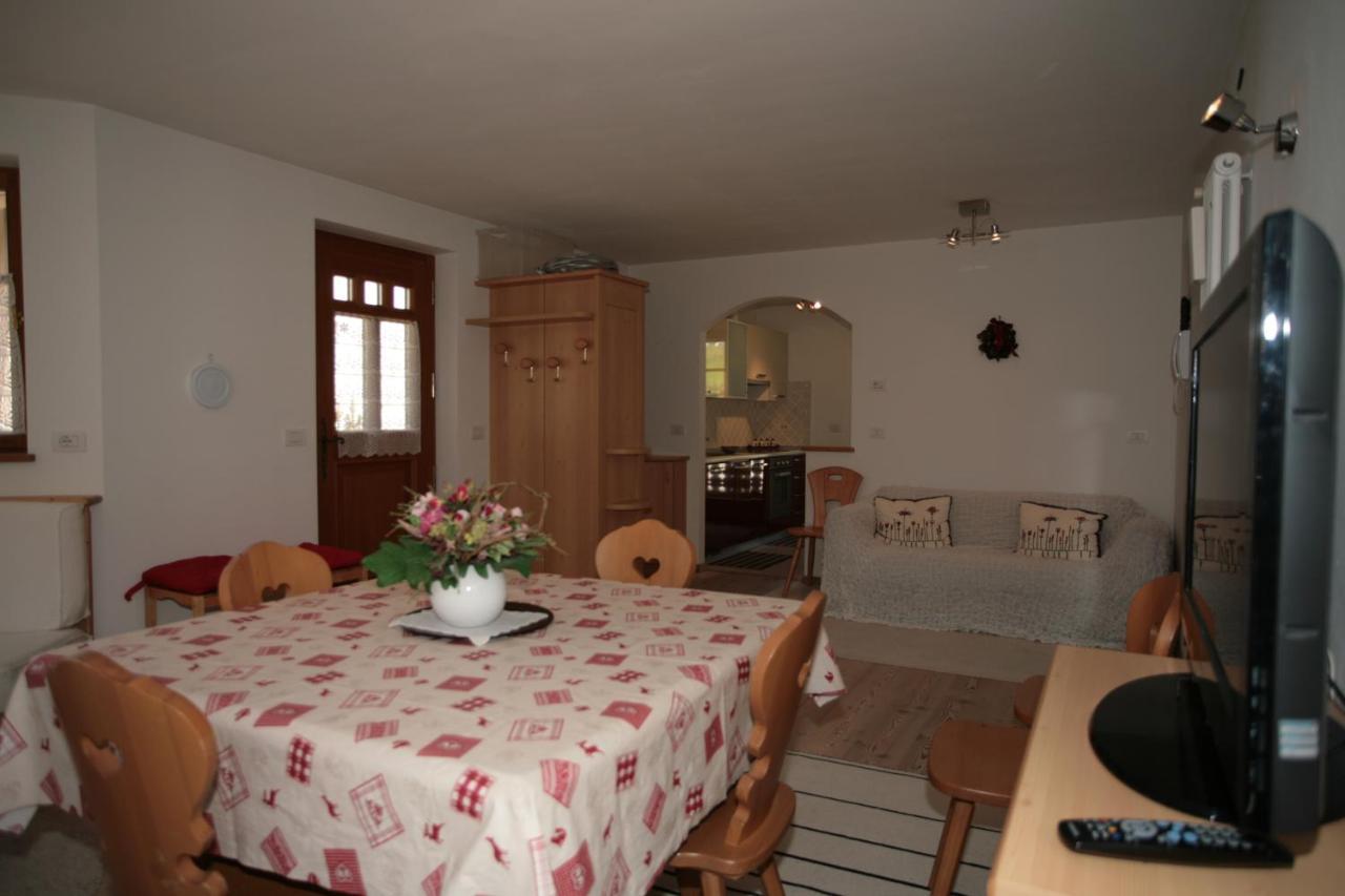 Villetta Ai Pini Deluxe Canazei Bagian luar foto