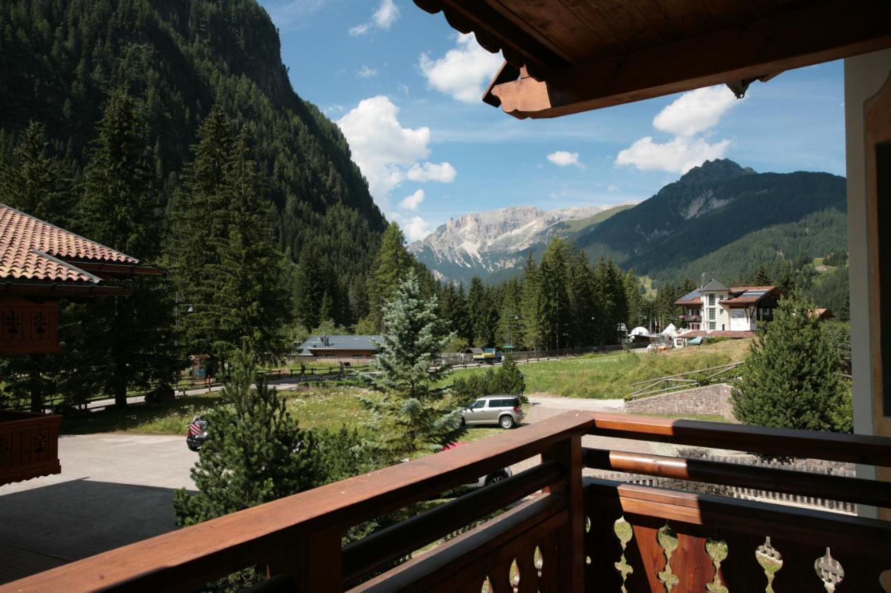 Villetta Ai Pini Deluxe Canazei Bagian luar foto